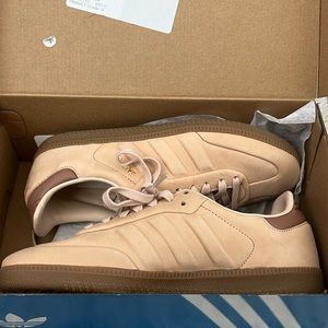 Beige Sambas